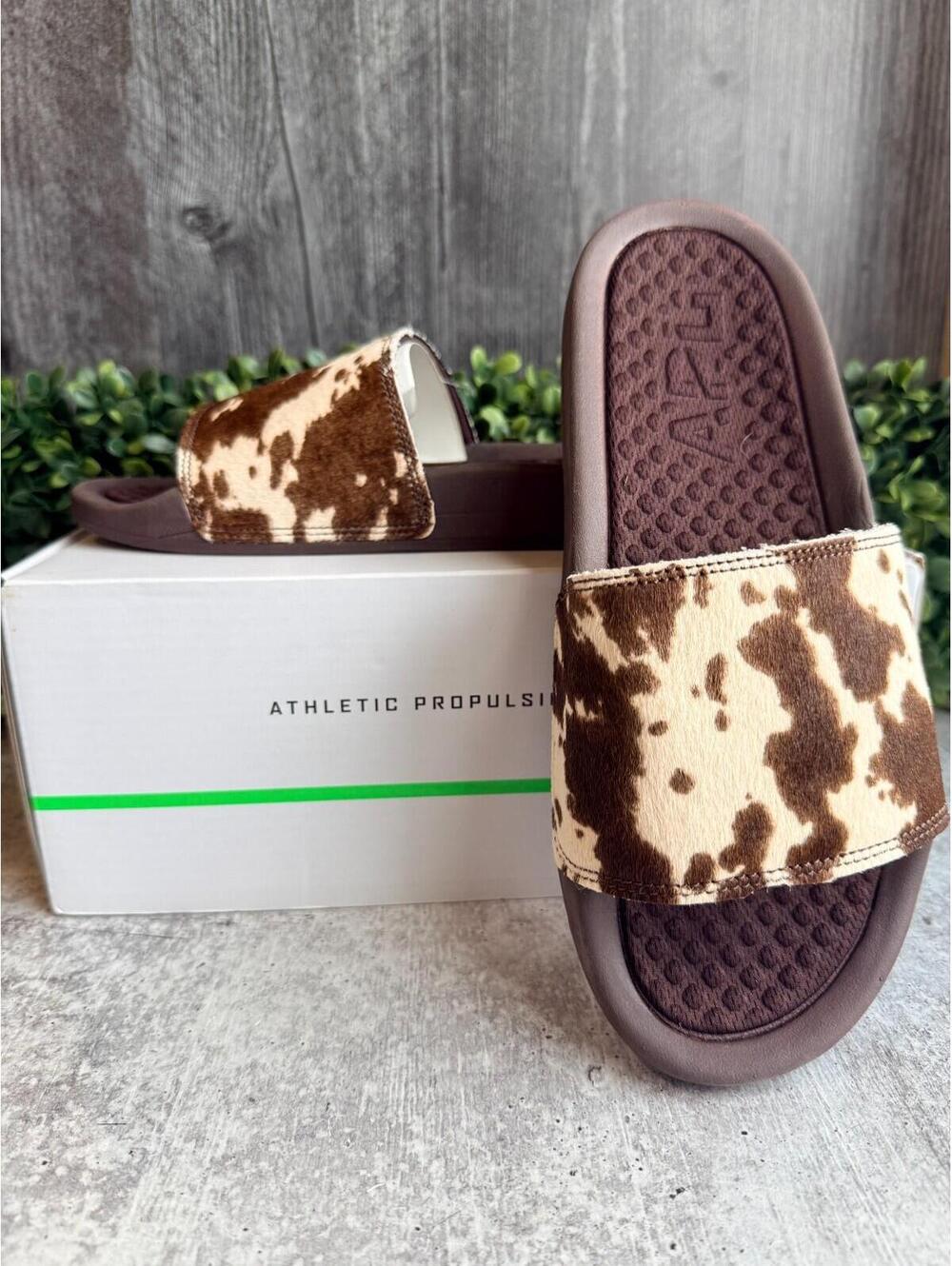 APL Iconic Slide Brown White Cow Hair Slip-on Rubber Sandal Women’s Size 7 NEW